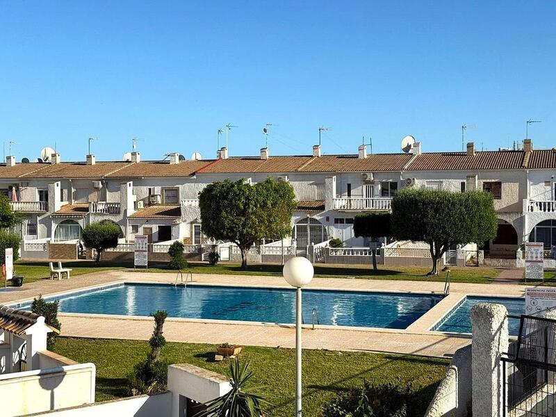 Maison de Ville à vendre dans Torrevieja, Alicante
