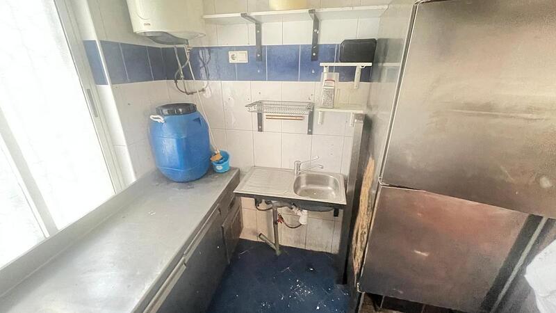 2 спальная комната городская тюрьма продается