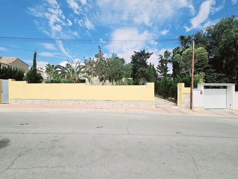 Villa zu verkaufen in Torrevieja, Alicante