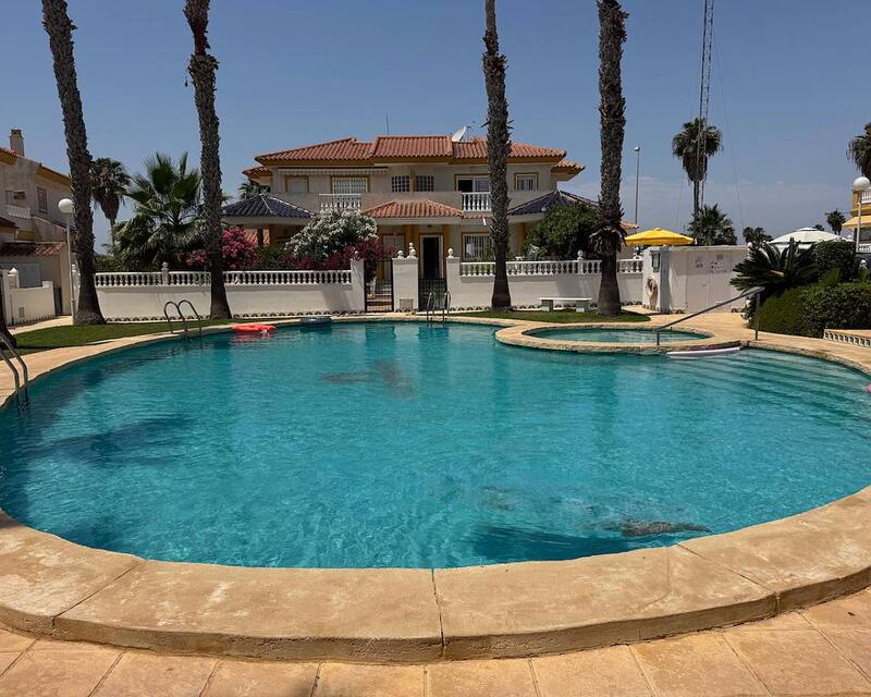2 Cuarto Villa en venta
