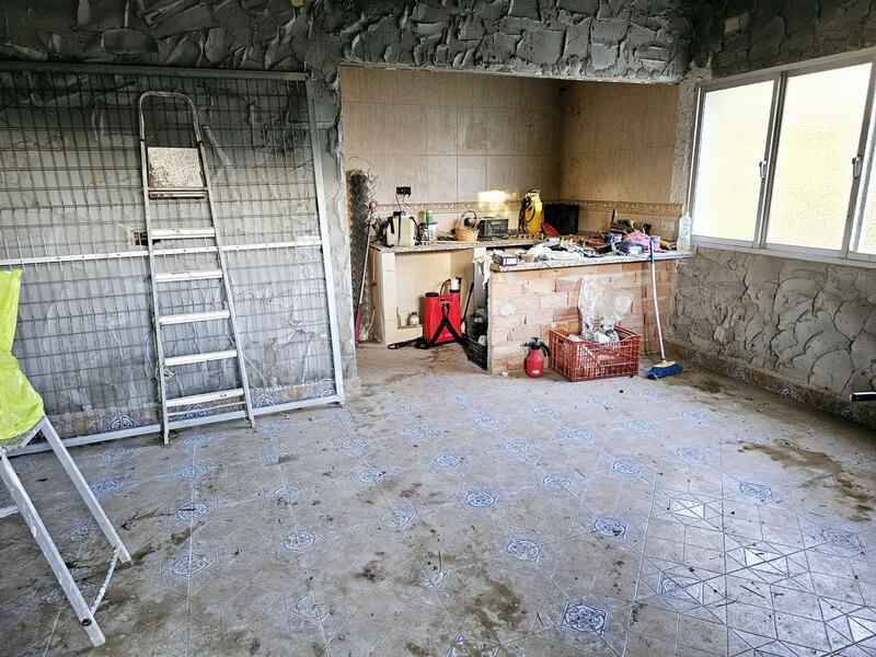 Grottehuset til salgs