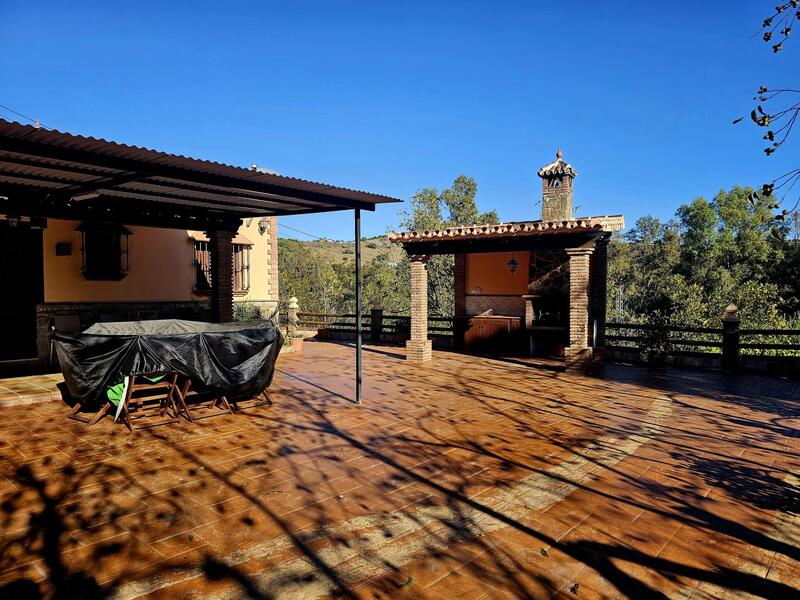 2 bedroom Country House for sale 2 bedroom Country House for sale