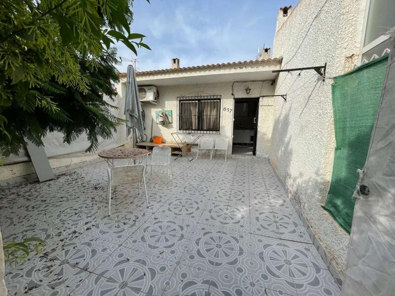 Villa à vendre dans Torrevieja, Alicante