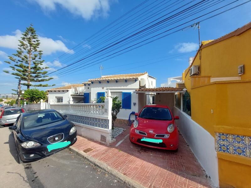 Villa en venta en Los Balcones, Alicante