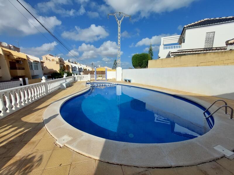 2 Cuarto Villa en venta