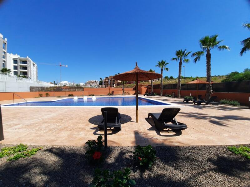 Appartement Te koop in Villamartin, Alicante