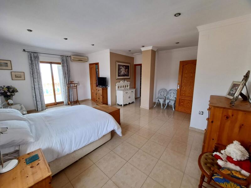 12 chambre Villa à vendre