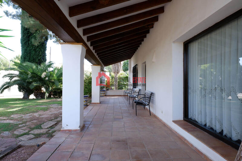 4 Cuarto Villa en venta