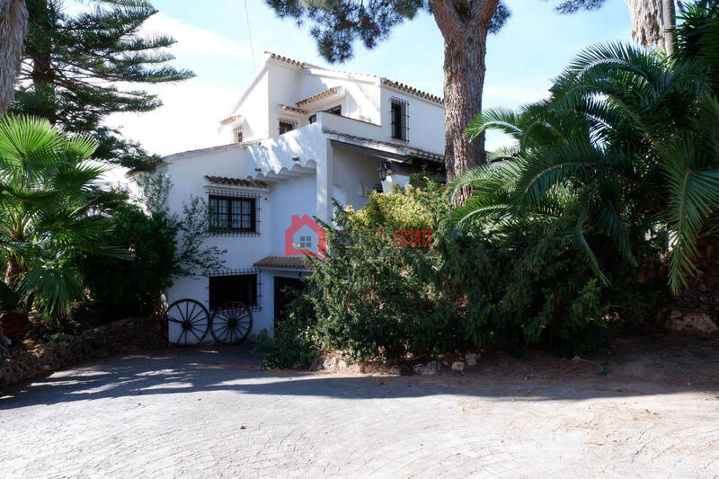 4 Cuarto Villa en venta