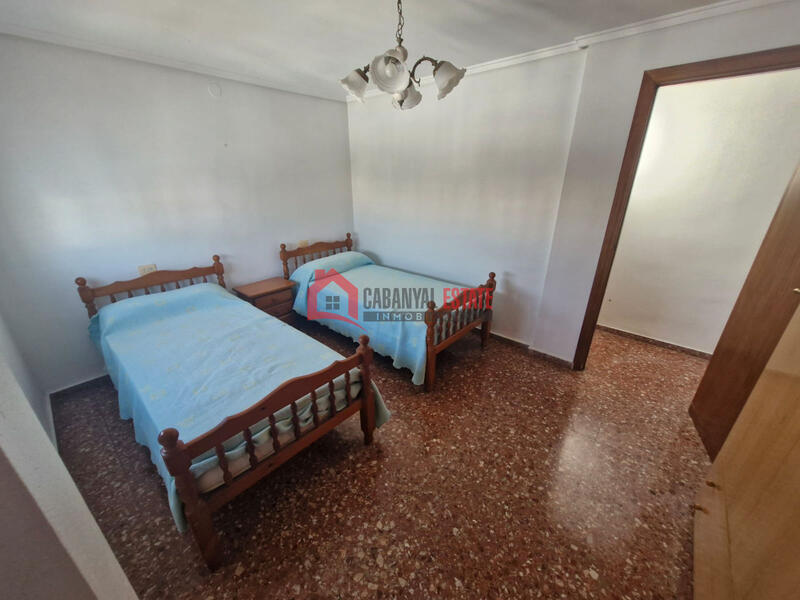 4 bedroom Apartment for sale