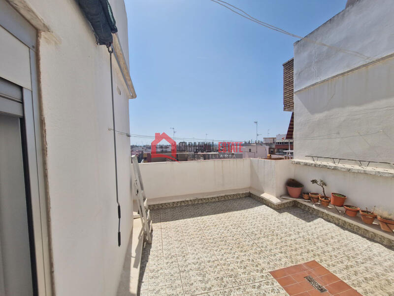 4 bedroom Apartment for sale