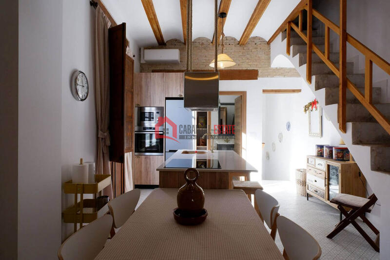 1 bedroom Duplex for Long Term Rent
