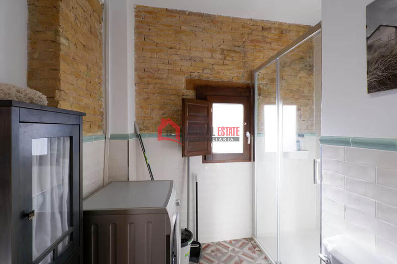 1 bedroom Duplex for Long Term Rent