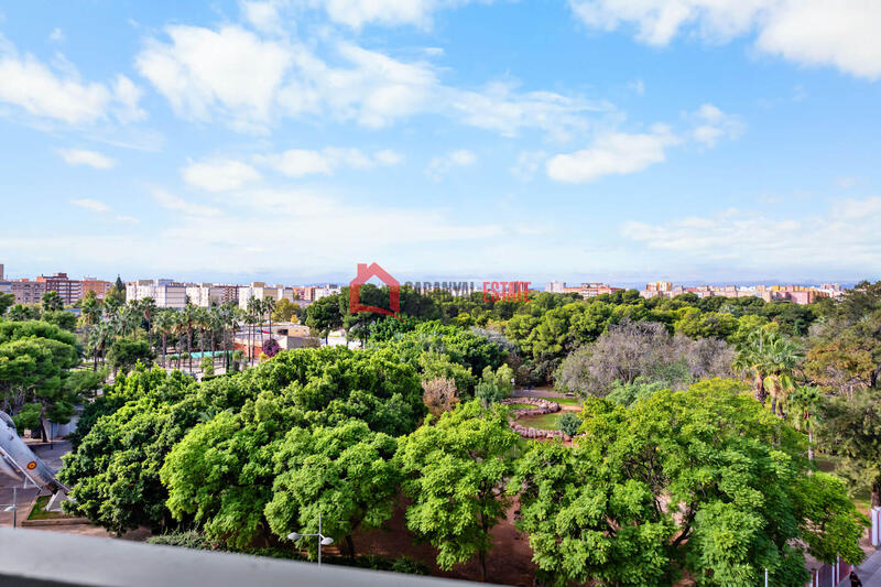 4 bedroom Apartment for sale