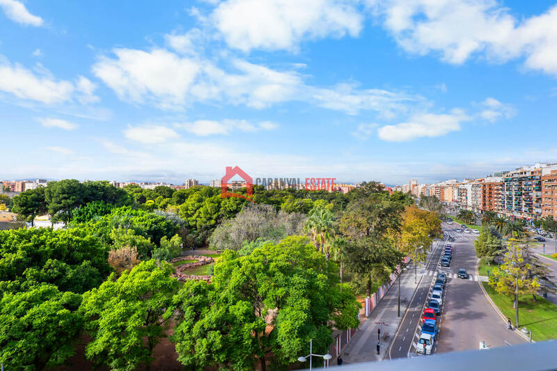 4 bedroom Apartment for sale