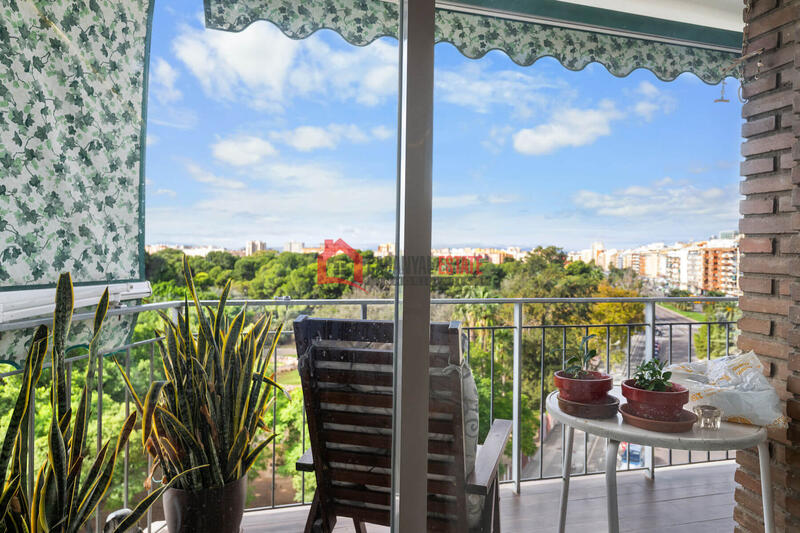 4 bedroom Apartment for sale