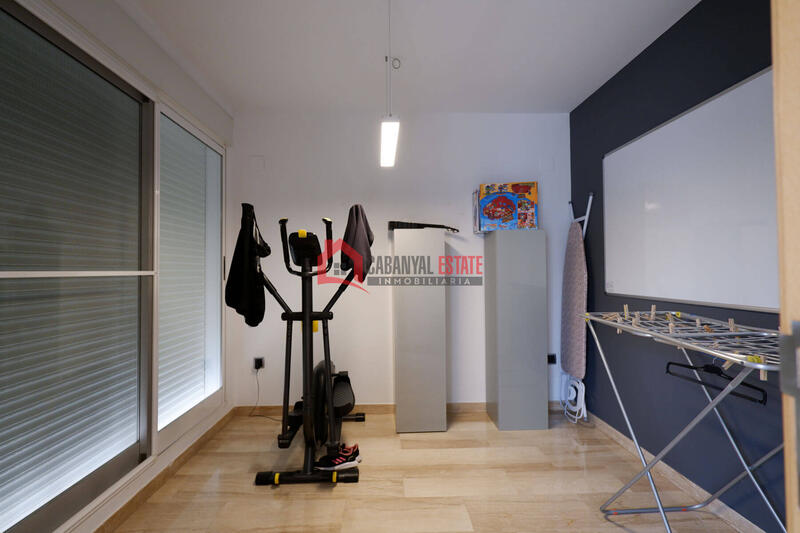 4 soverom Leilighet til salgs 4 soverom Leilighet til salgs