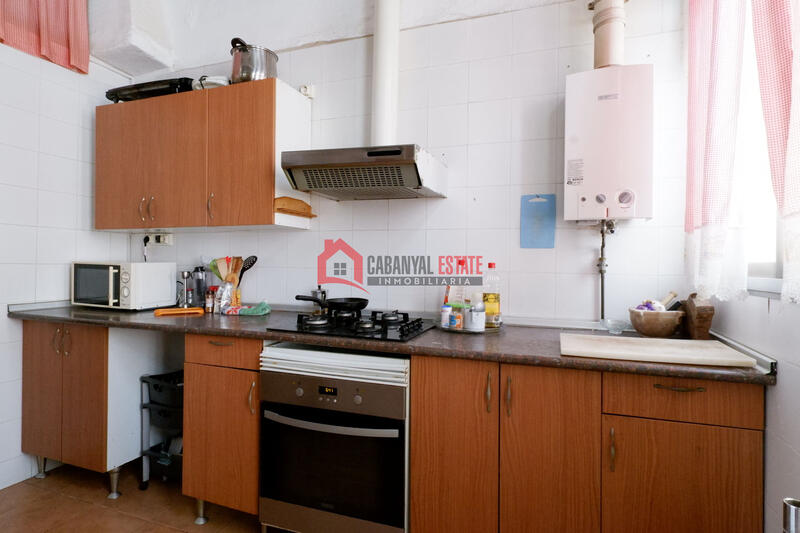 4 bedroom Apartment for sale