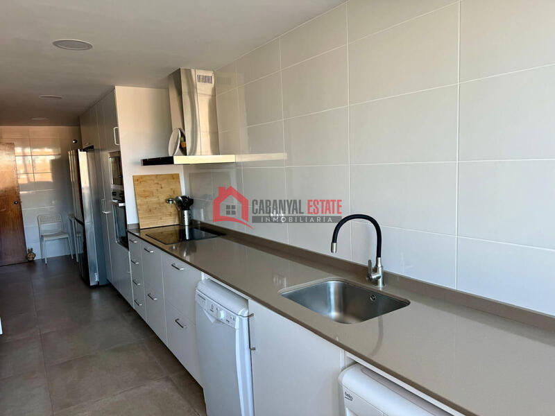 3 bedroom Apartment for Long Term Rent