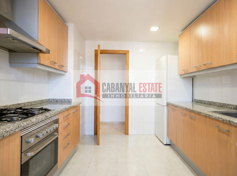 3 спальная комната квартира продается