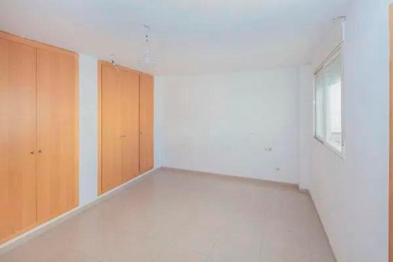 4 bedroom Apartment for sale