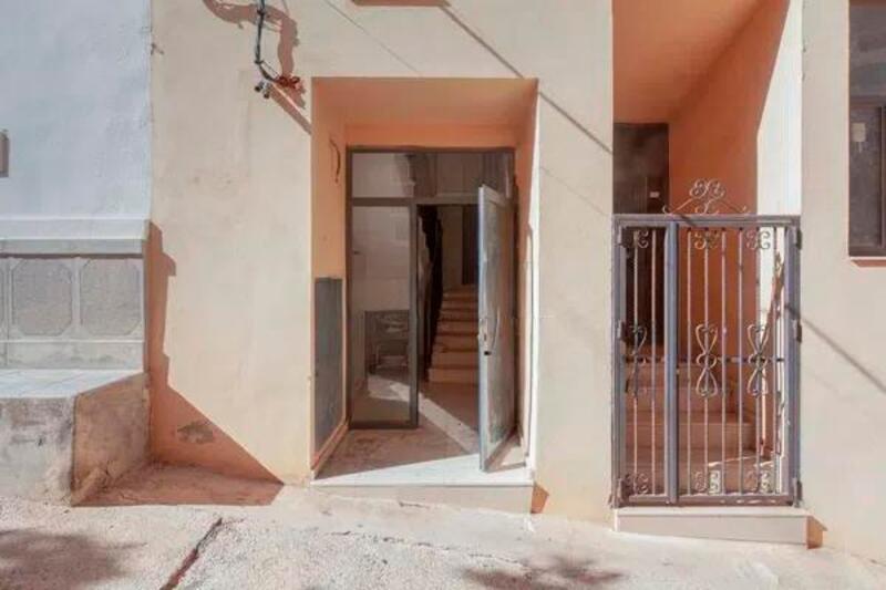 4 bedroom Apartment for sale