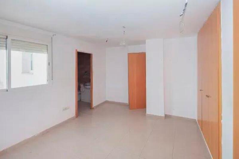 4 bedroom Apartment for sale