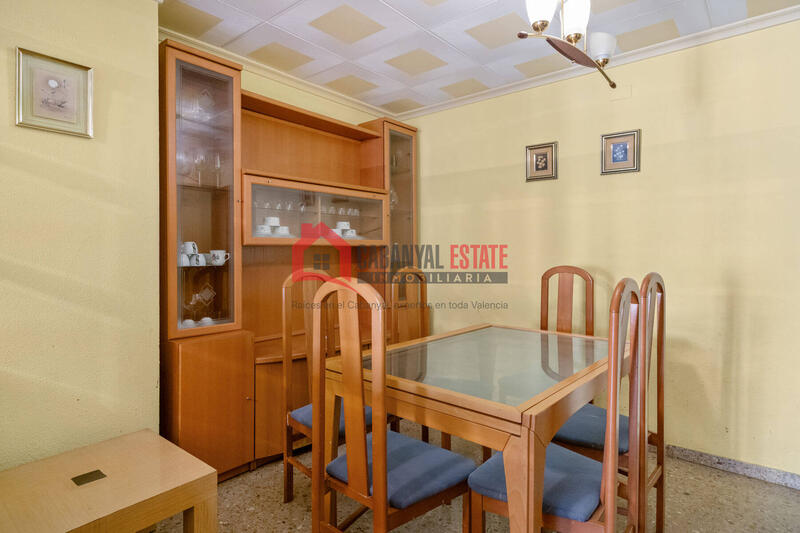4 bedroom Apartment for sale