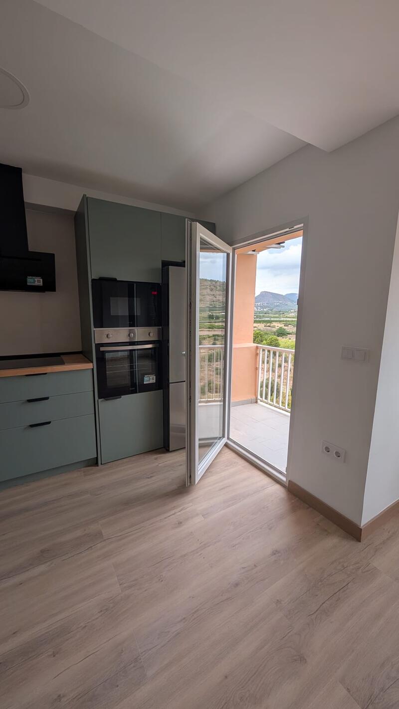 3 bedroom Apartment for Long Term Rent