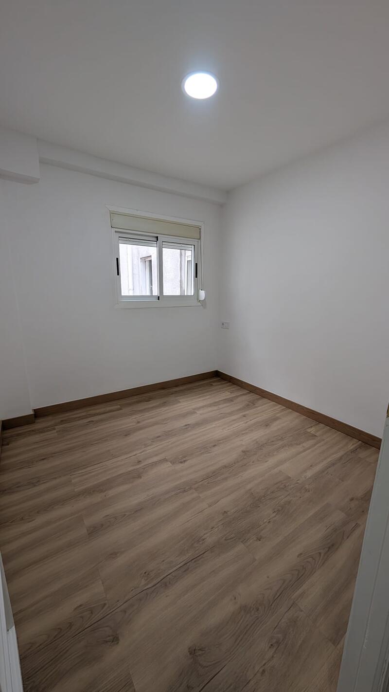 3 bedroom Apartment for Long Term Rent