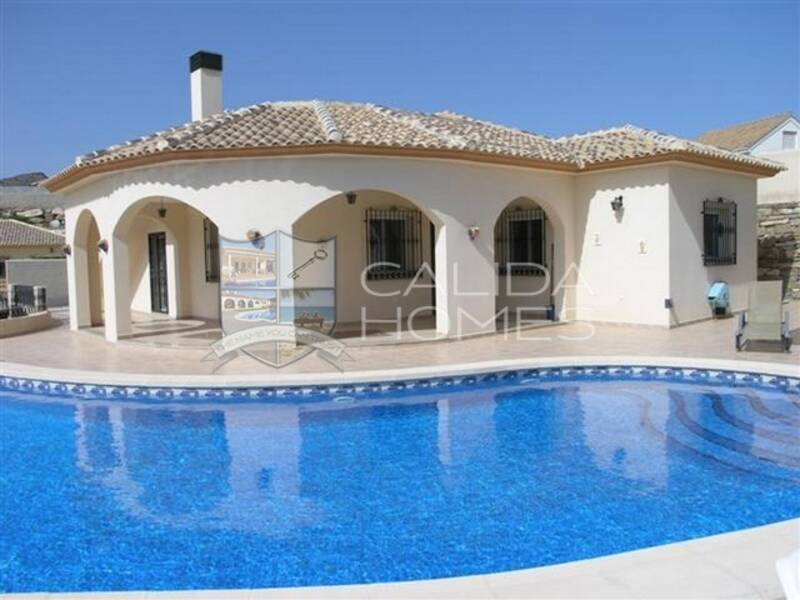 Villa en venta en Arboleas, Almería