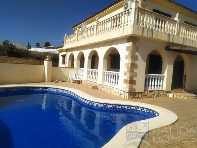 Villa for sale in Arboleas, Almería
