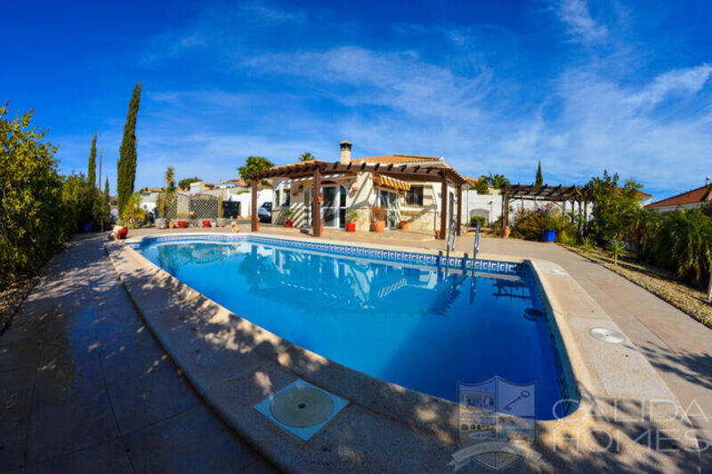 Villa for sale in Zurgena, Almería