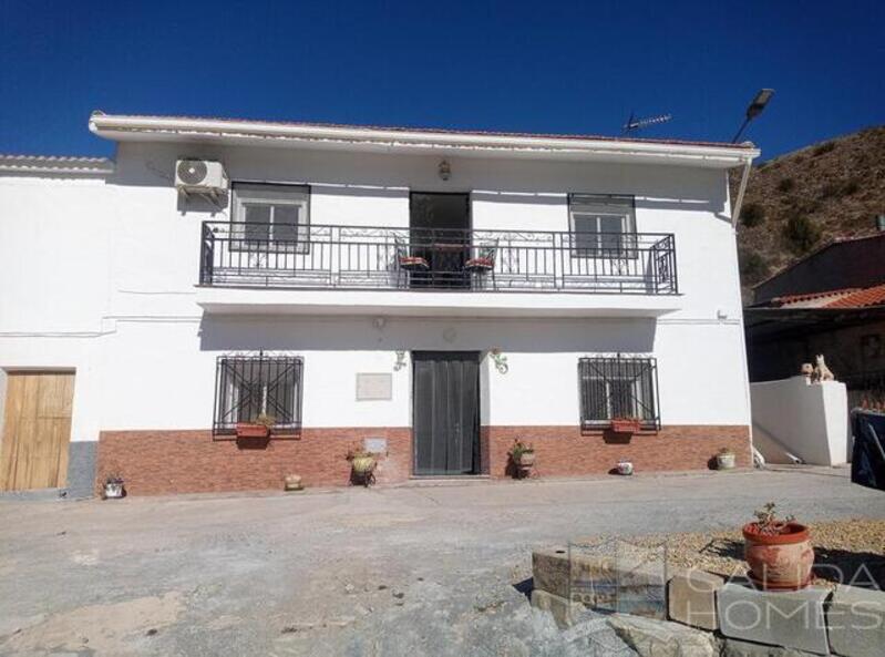 Byhus til salg i Cantoria, Almería