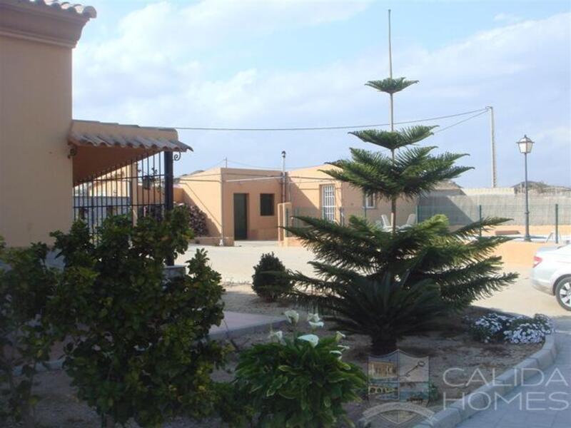 5 bedroom Villa for sale