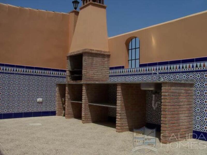 5 bedroom Villa for sale