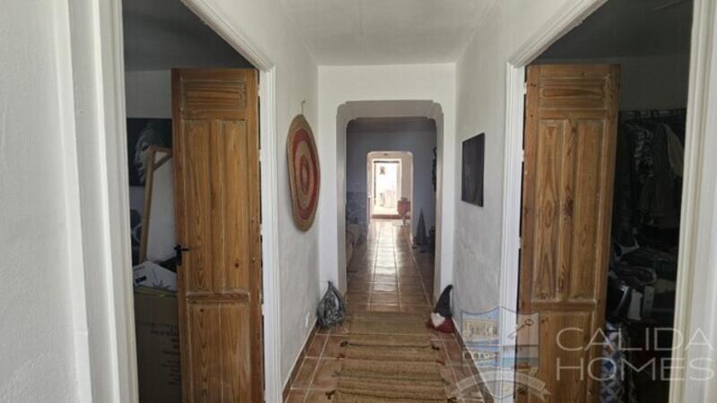 6 slaapkamer Gezinswoning Te koop