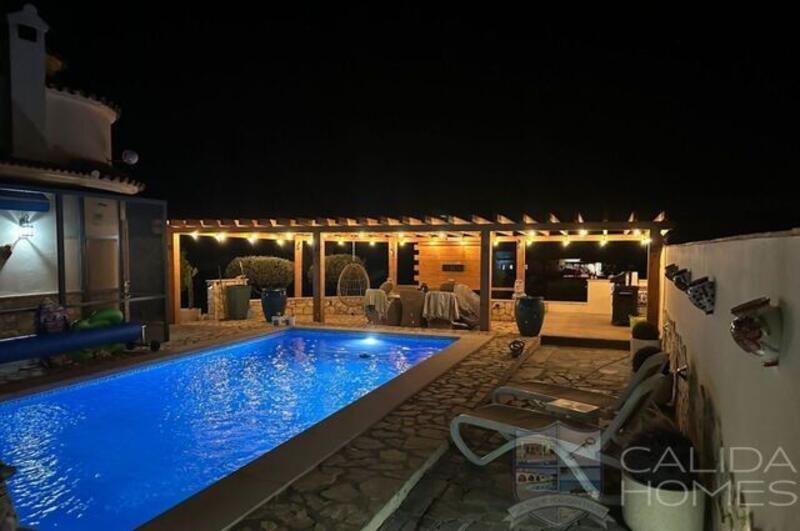 Villa for sale in Cantoria, Almería
