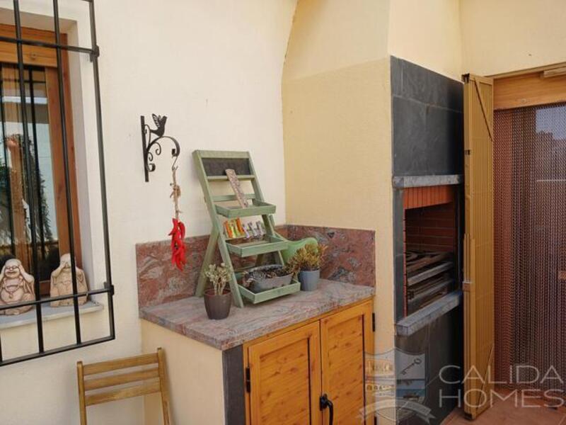 2 bedroom Townhouse for sale