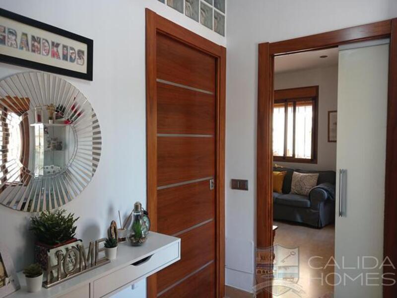 2 bedroom Townhouse for sale