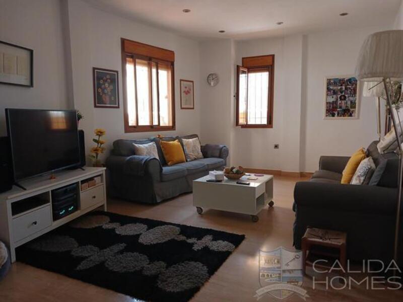2 bedroom Townhouse for sale