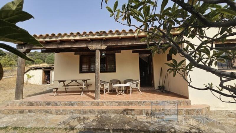 2 bedroom Country House for sale