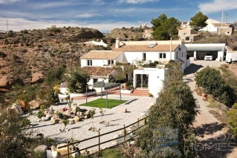 8 bedroom Country House for sale 8 bedroom Country House for sale