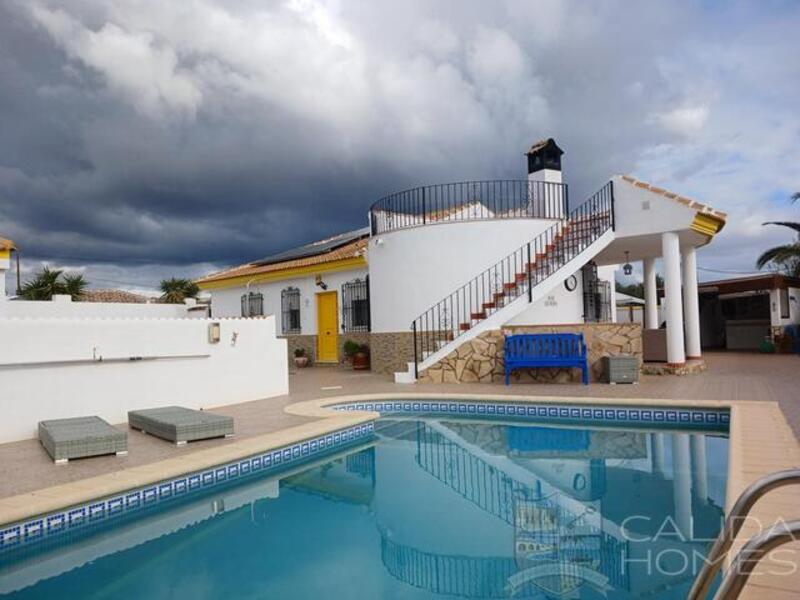 Villa for sale in Arboleas, Almería