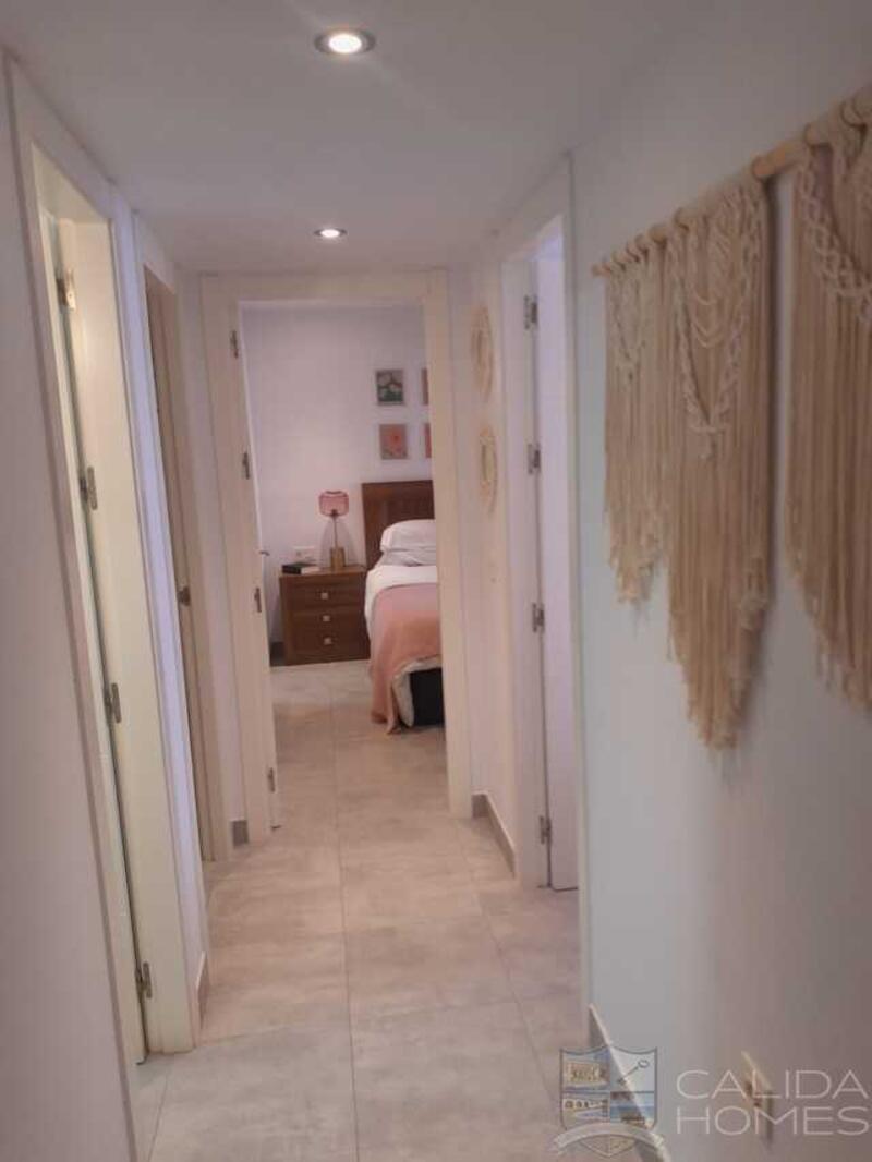 3 bedroom Apartment for sale