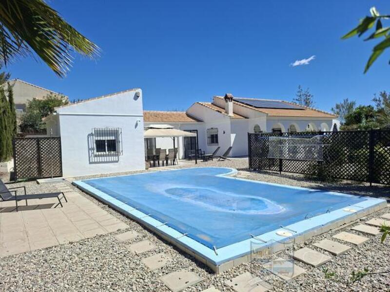 Villa Te koop in Arboleas, Almería
