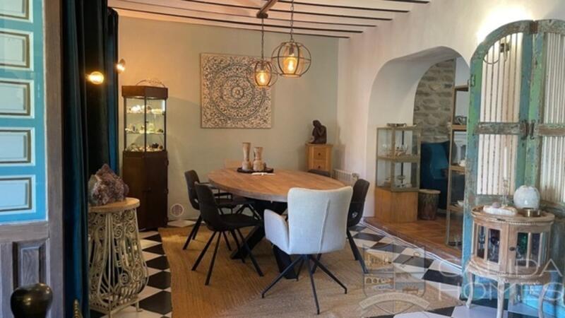 4 bedroom Country House for sale