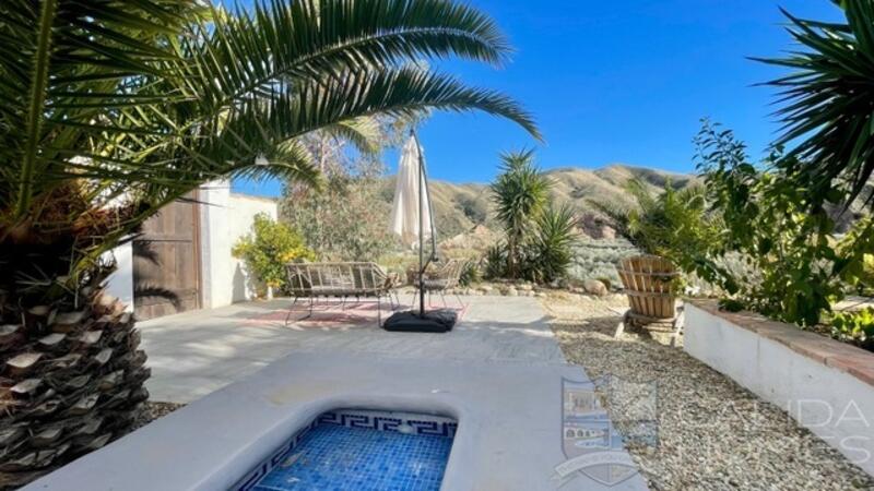 4 bedroom Country House for sale