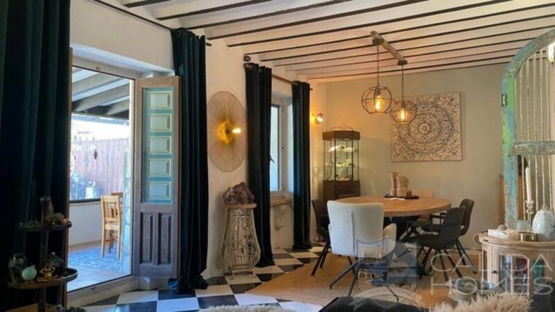 4 bedroom Country House for sale