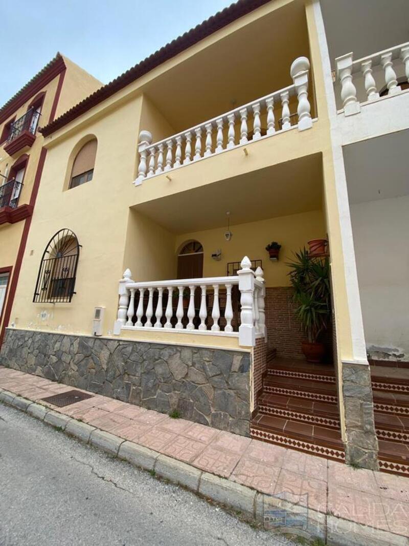 Townhouse for sale in Oria, Almería